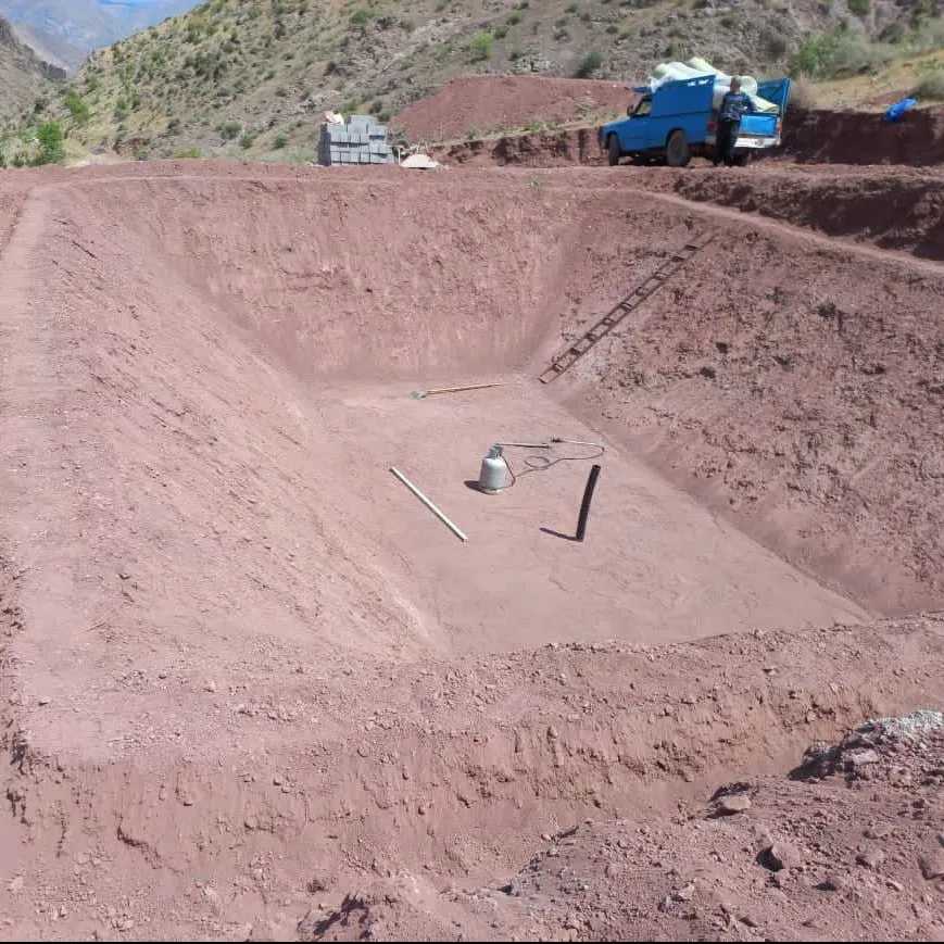 ورق ژئوممبران و استخر خاکی