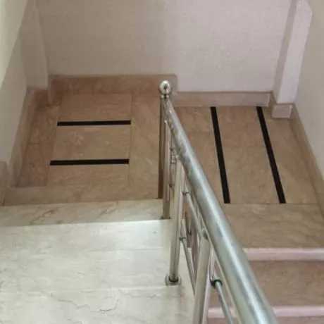 ●۱۵۰متر زمین  ●دودهانه مغازه ● طبقه اول ۹۰ متر ●طبقه دوم ۸۰ متر بنا ● دوخواب ۲۰ متر  قیمت: دومیلیاردوهفتصد میلیون