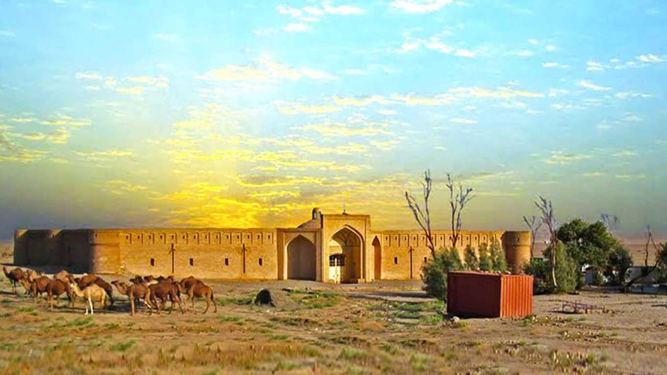 مجتمع اقامتگاهی رفاهی گردشگری ارغوان کویر در ابوزیدآباد