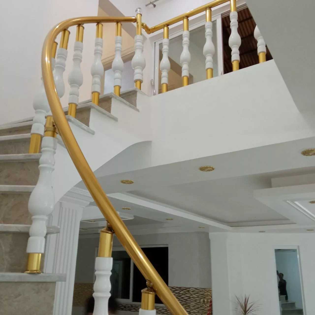 حفاظ و نرده