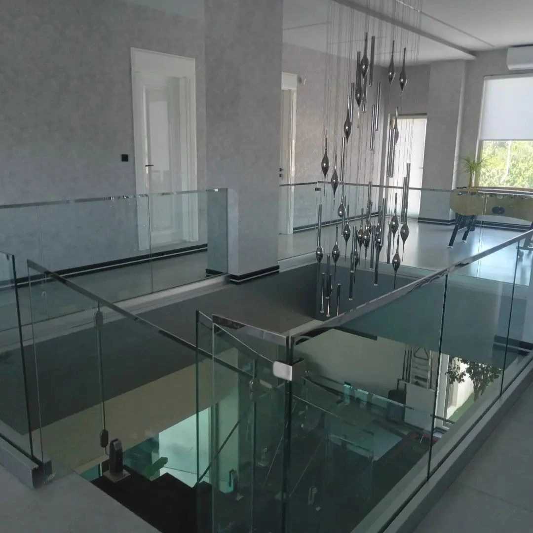 شیشه ایرانیان