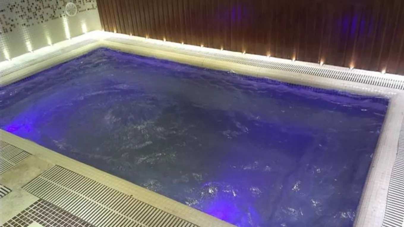 اجرای صفر تا صد استخر و جکوزی پدیده در مازندران