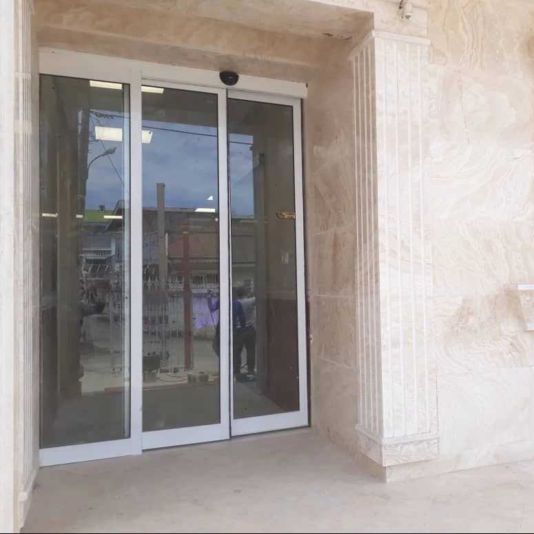 درب اتوماتیک شیشه ای
