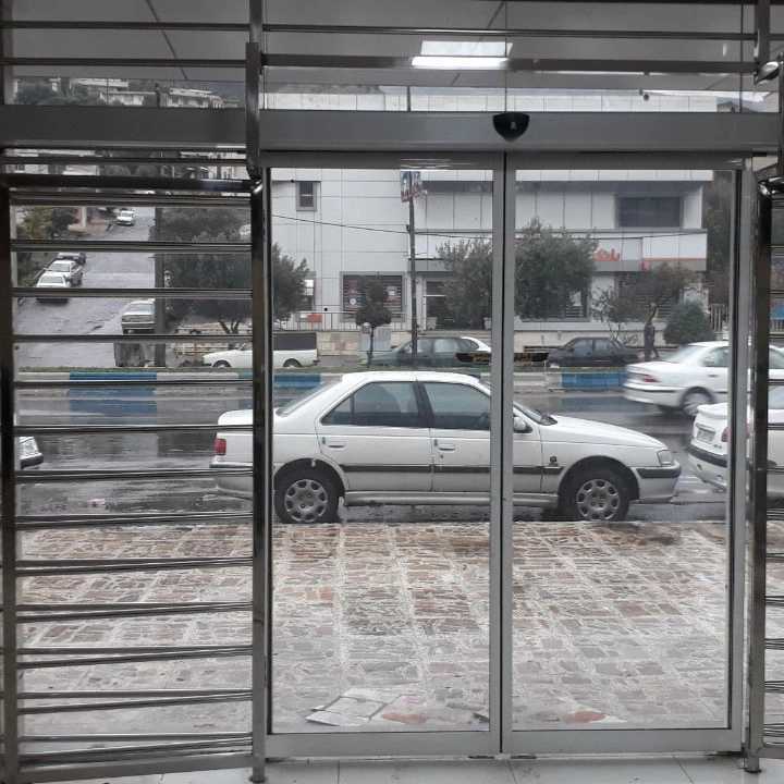 درب اتوماتیک شیشه ای