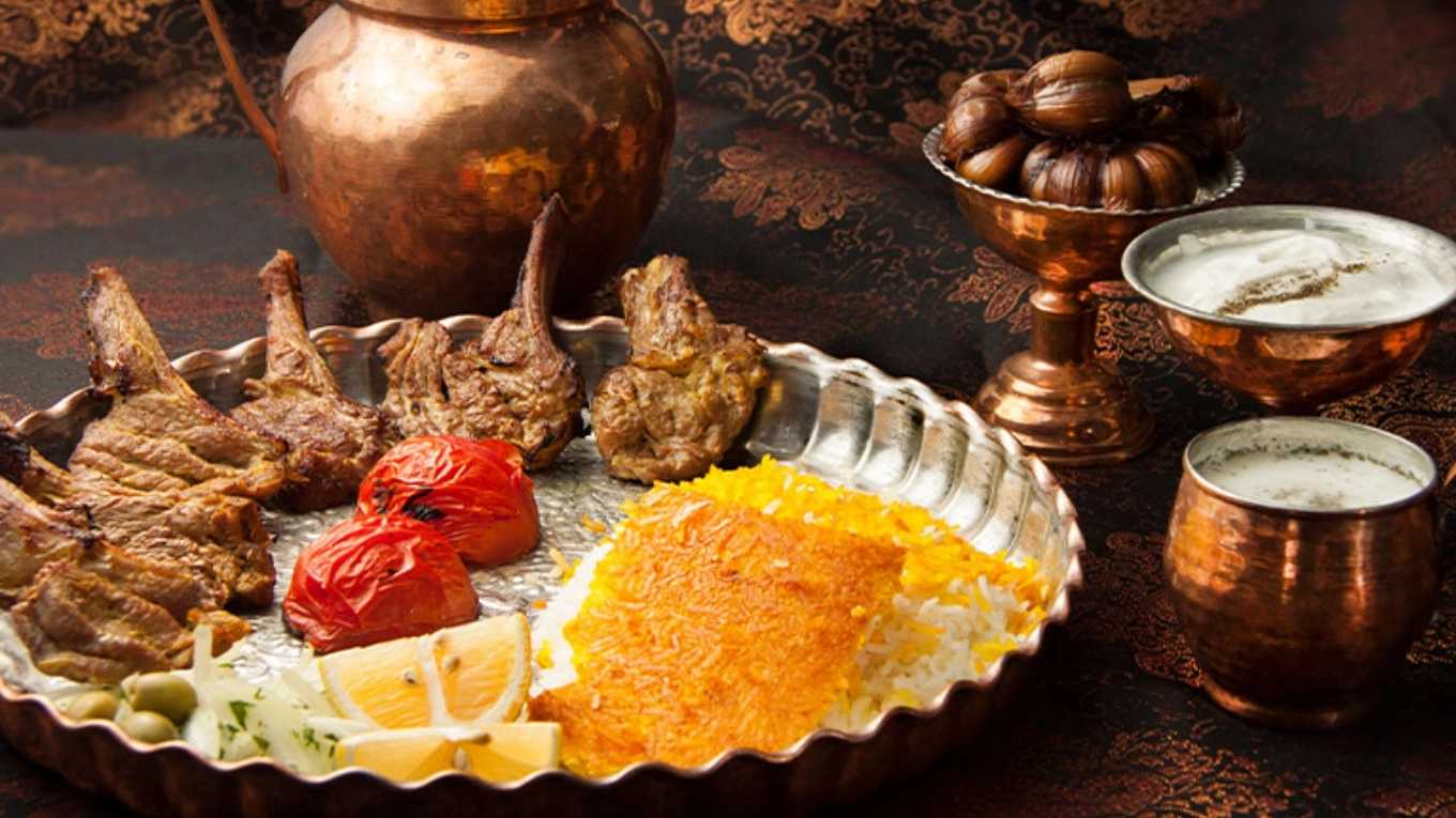 رستوران غذاخوری خانواده در توتکابن رودبار