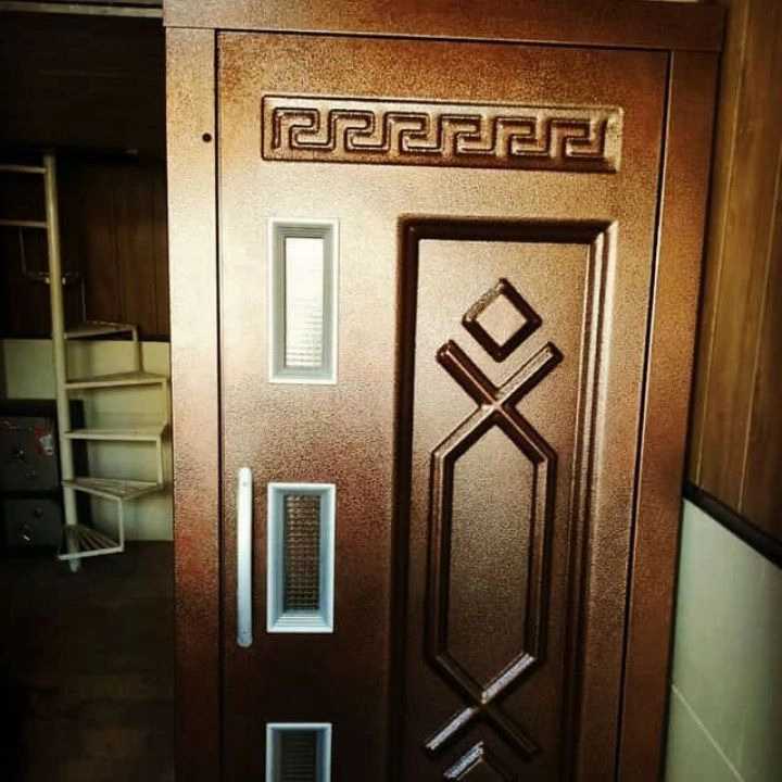 درب آسانسور یگانه