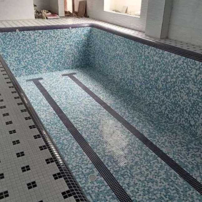 آقای استخر