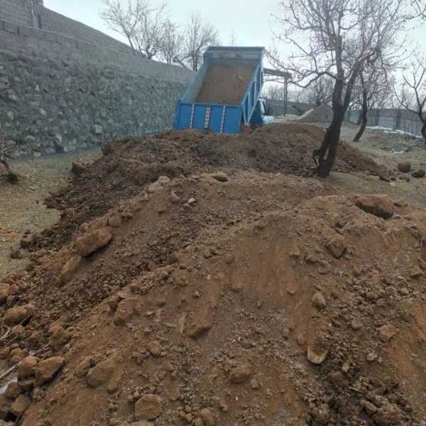 اجرای خاک برداری وپرکردن فنداسیون فرهی دراشتیان مرکزی