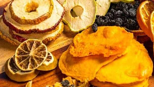 تولید و صادرات میوه خشک به چه صورت است؟