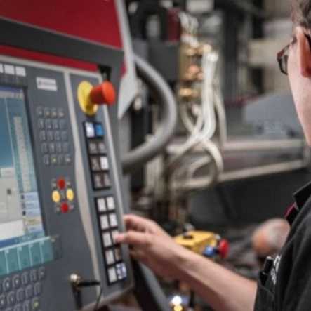 تعمیر دستگاه cnc مرتضی ساعدی