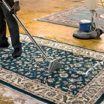 قالیشویی کویر در یزد
