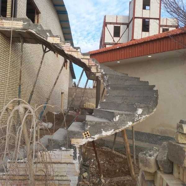 پله گرد مارپیچ بتنی واحدی
