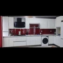 پروژه ی کرمانشاه  شیشه های بین کابینی
