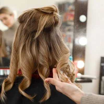 دوره های آموزشی شینیون و آرایشگری عاطفه شاه ولی