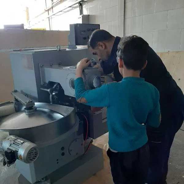آبنبات و تافی عبدی