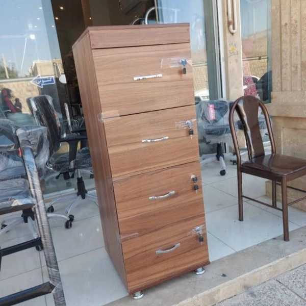 تجهیزات میز و صندلی اداری نمازی
