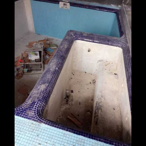 کاشی‌کاری استخر نوین پارسه آمل