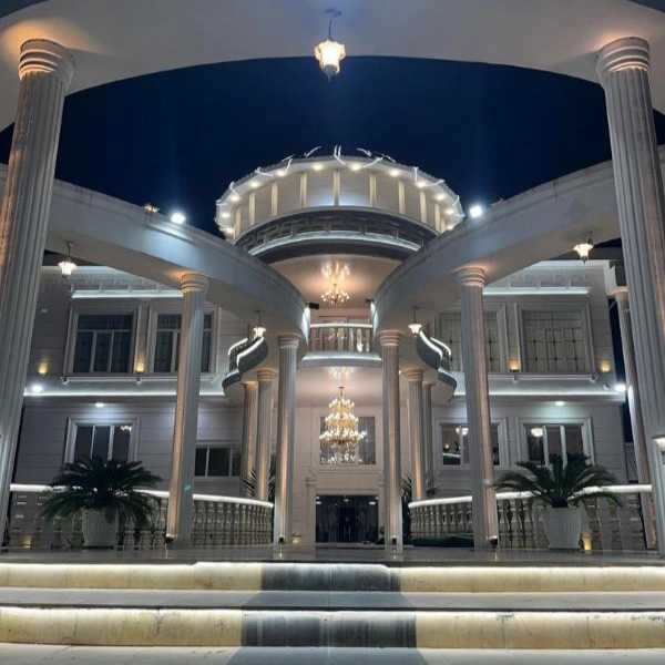 تالار قصر آریایی در رشت