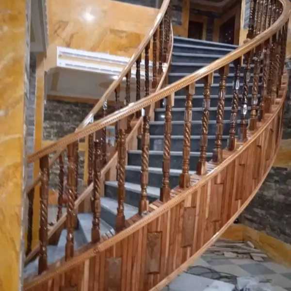 پله پیچ و نرده چوبی و مصنوعات چوبی ماکان چوب