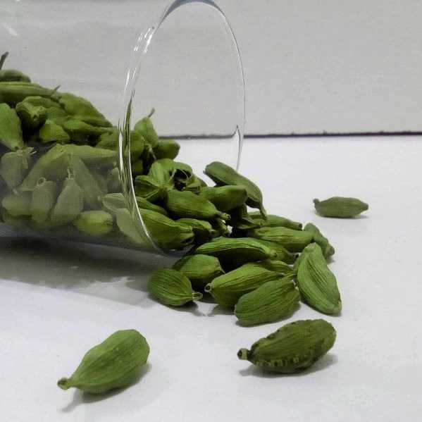 عرقیات و گیاهان دارویی عطاری حکیم