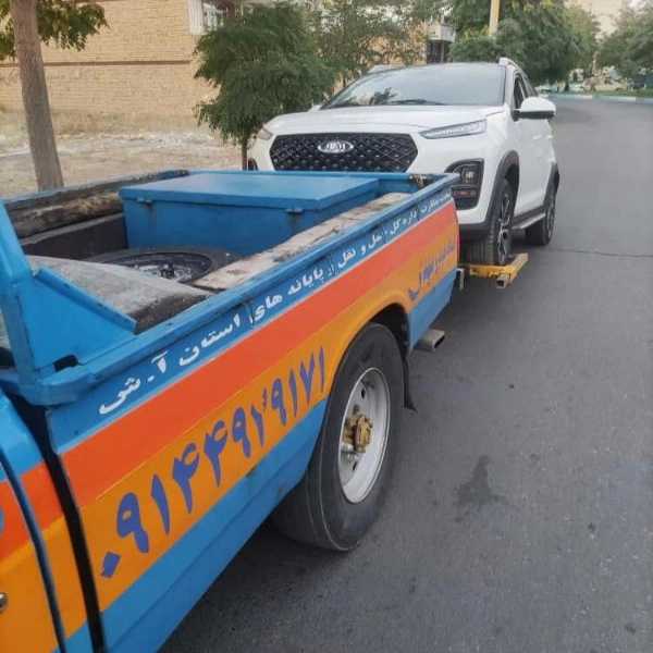 خودروبر و امداد خودرو شبانه روزی و سراسری حسین پور در مرند