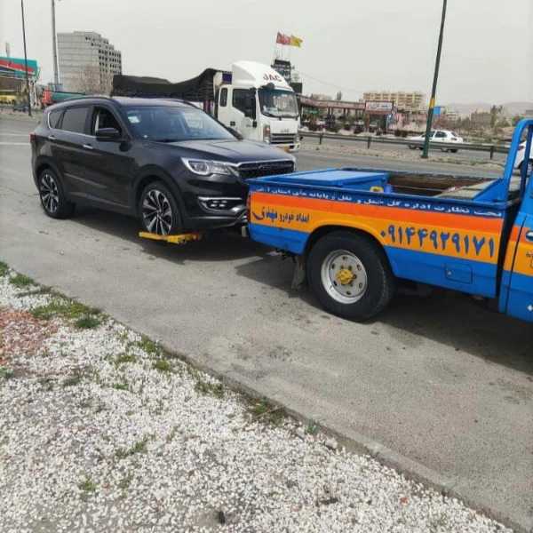 خودروبر و امداد خودرو شبانه روزی و سراسری حسین پور در مرند