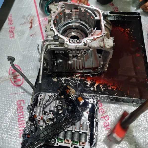 تعمیرگاه تخصصی خودرو ایمن صنعت