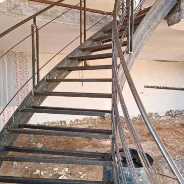 ساخت پله گرد فلزی جوشکاری مبارکی