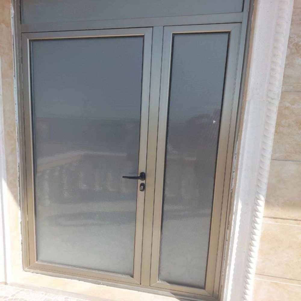 گروه تولیدی صنعتی درب و پنجره آراز در اردبیل