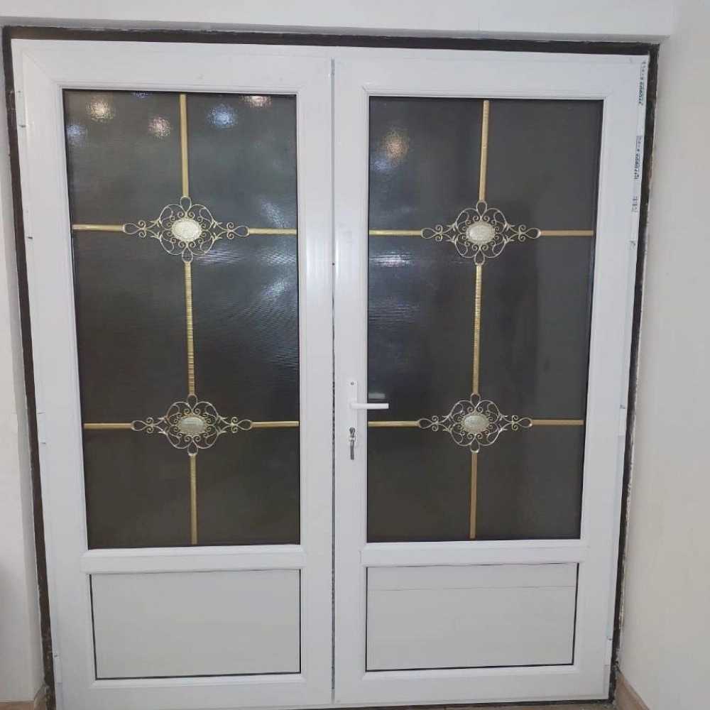گروه تولیدی صنعتی درب و پنجره آراز در اردبیل