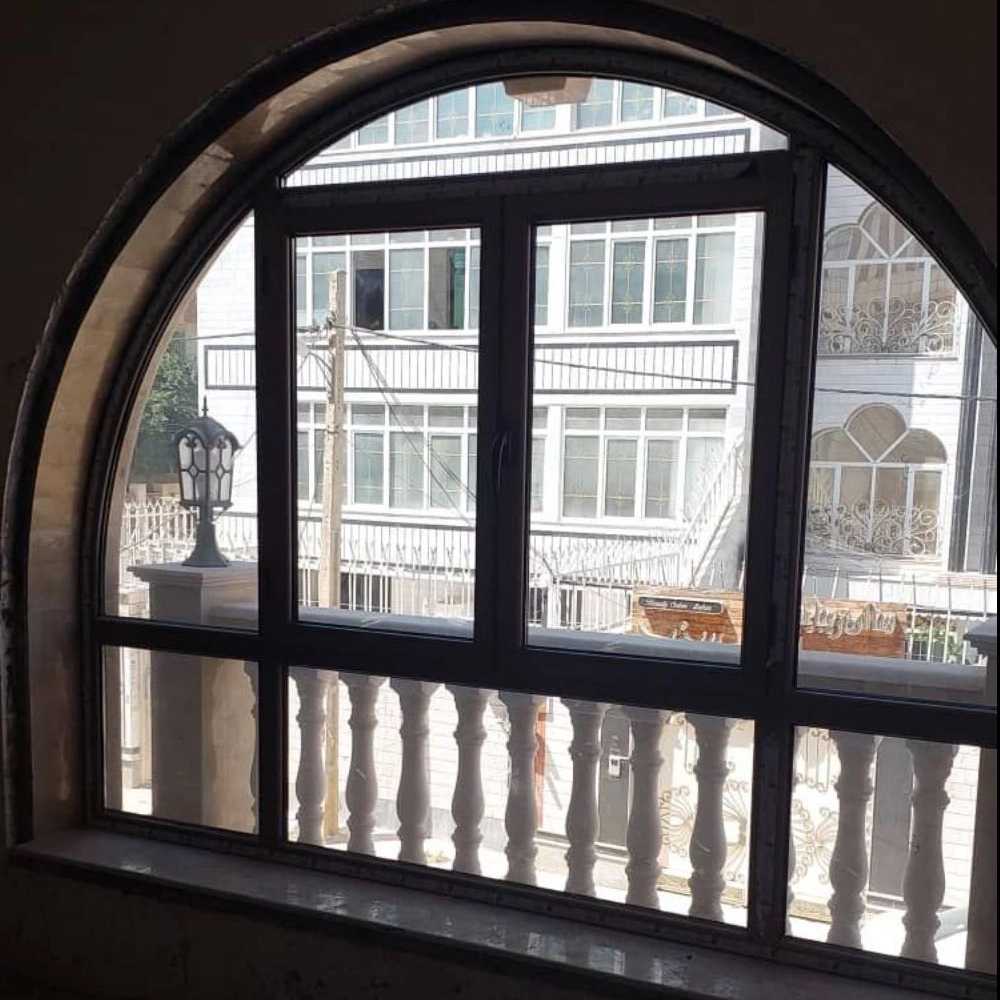 گروه تولیدی صنعتی درب و پنجره آراز در اردبیل