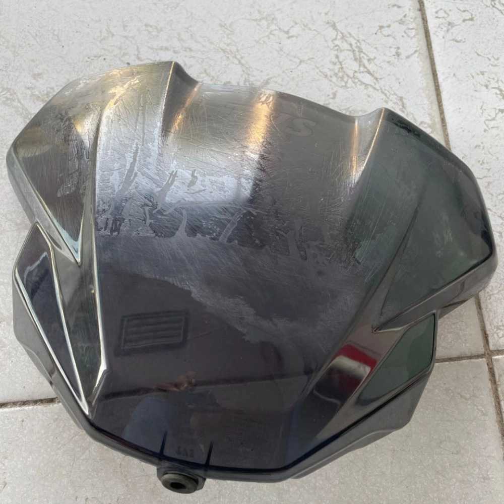 برطرف کردن خط و خش  روی طلق موتور