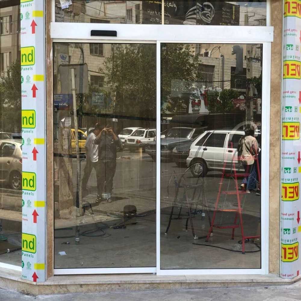 جک پارکینگی و درب شیشه ای اتوماتیک در اندیشه