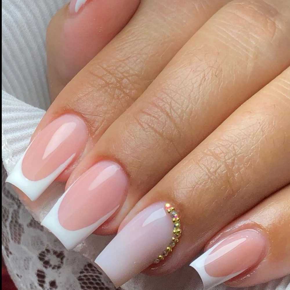 کاشت ناخن پارمیس