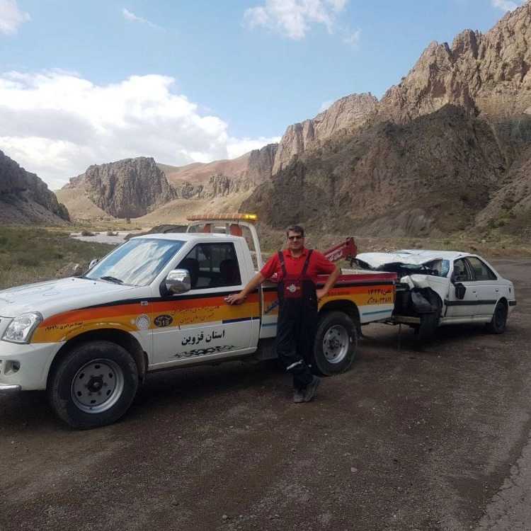 حضور امداد خودرو قزوین نماینده کانون جهانگردی و اتومبیلرانی در اولین نمایشگاه خودرو های کلاسیک استان قزوین