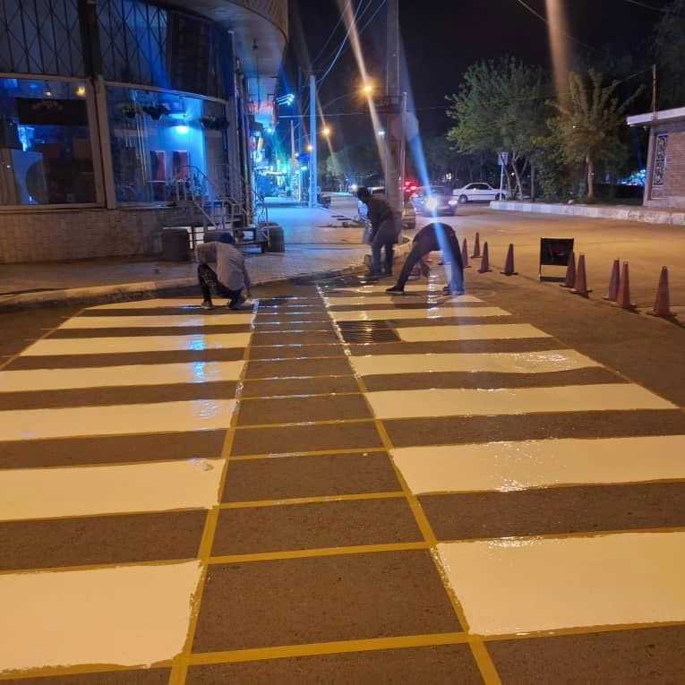 رنگهای ترافیکی و خطوط خیابانی