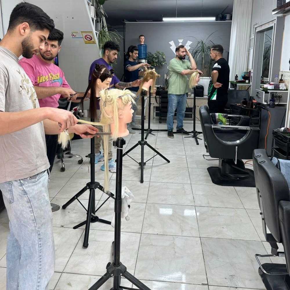 آموزشگاه آرایشگری مردانه آرا