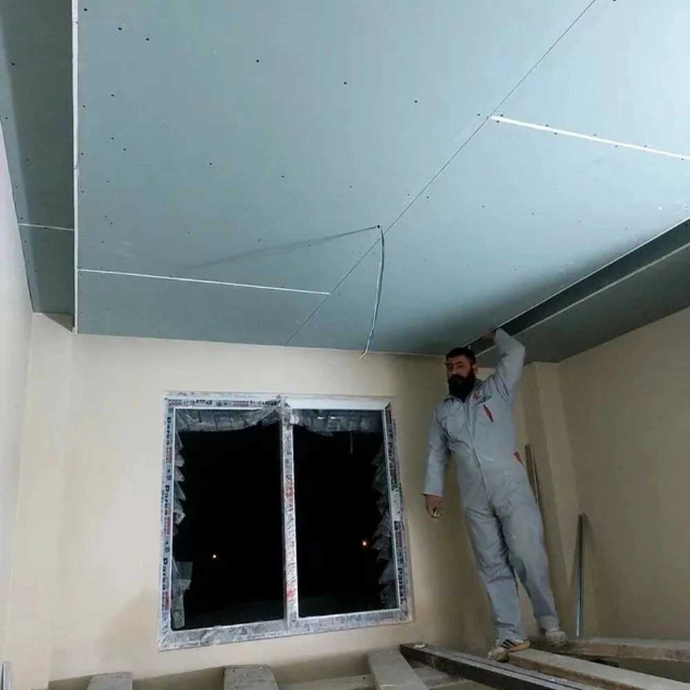 نورپردازی مدرن با سقف کاذب کناف؛ ایده‌هایی برای خانه‌های شیک