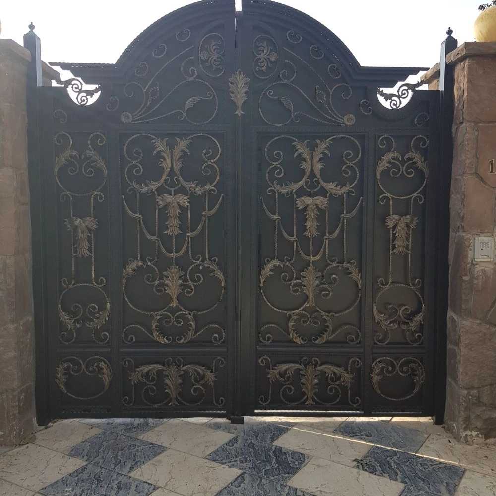 نقاشی درب پارکینگ درسرخاب کرج