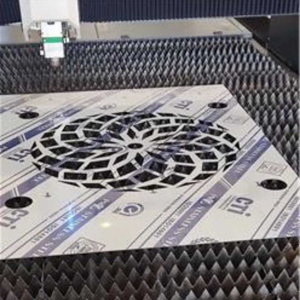 خدمات دقیق خم و برش CNC فلزات