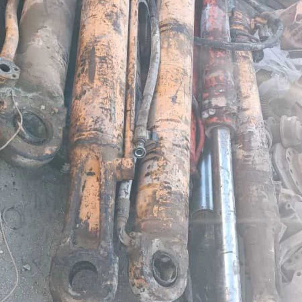 بلدوزر و لوازم یدکی استوک