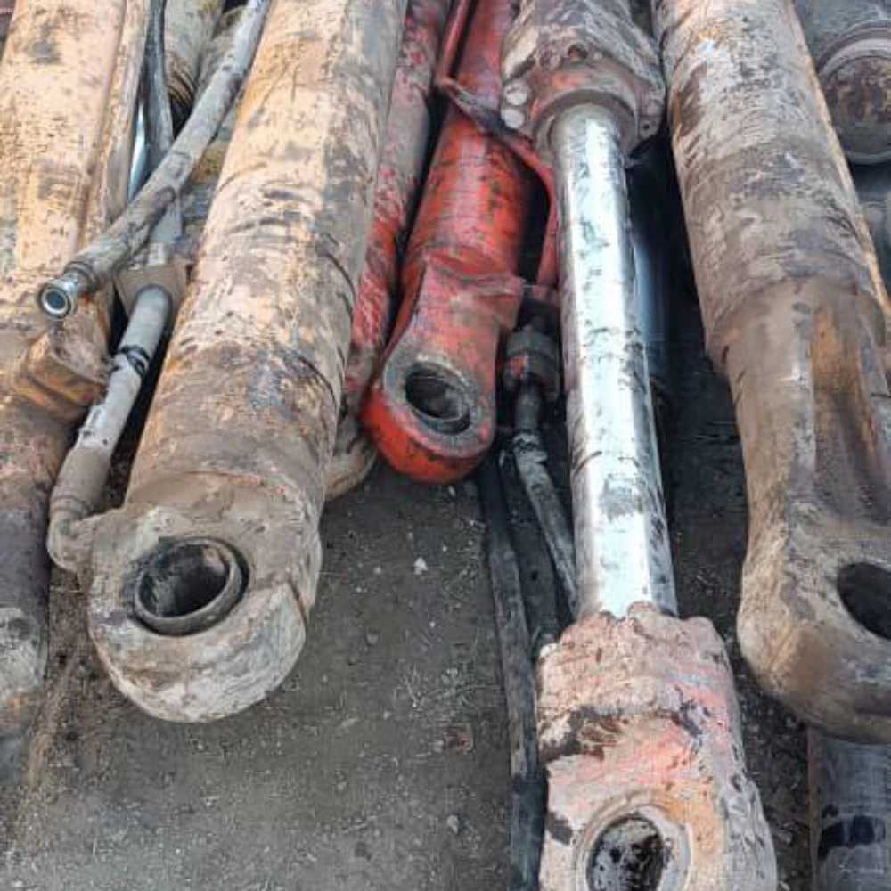 بلدوزر و لوازم یدکی استوک