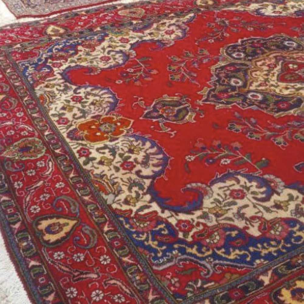 قالیشویی و مبلشویی فرش آرا و اندیشه دارای دو شعبه در شیراز