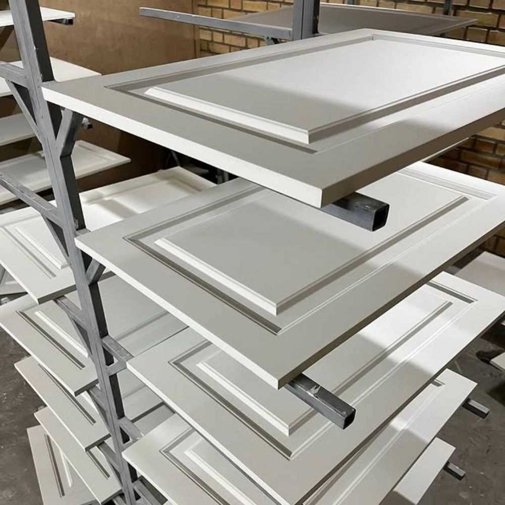 اجرای رنگ درب و کابینت