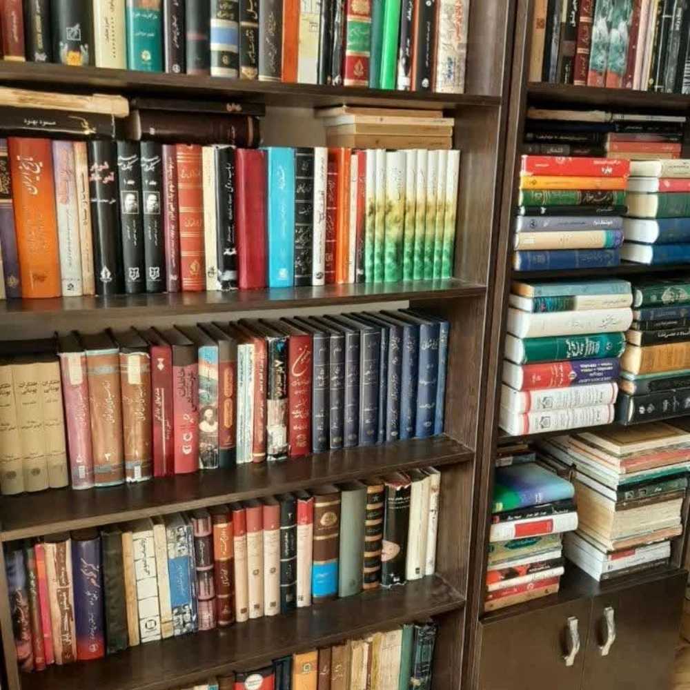 خریدار کتاب درسی در تهران