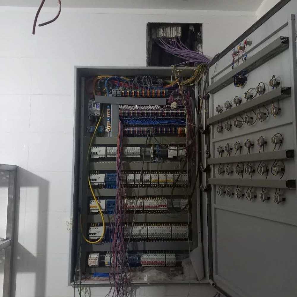 مونتاژ تابلو برق صنعتی