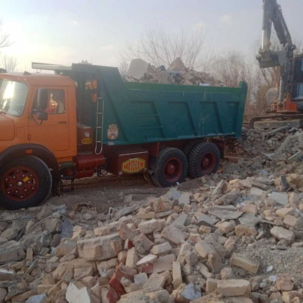 اجرای عملیات خاکبرداری در تهران
