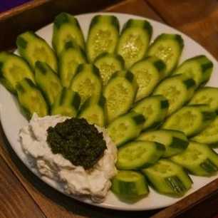 خیار و نمک سبز