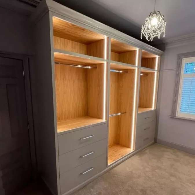 کابینت  و کمد دیواری کاج