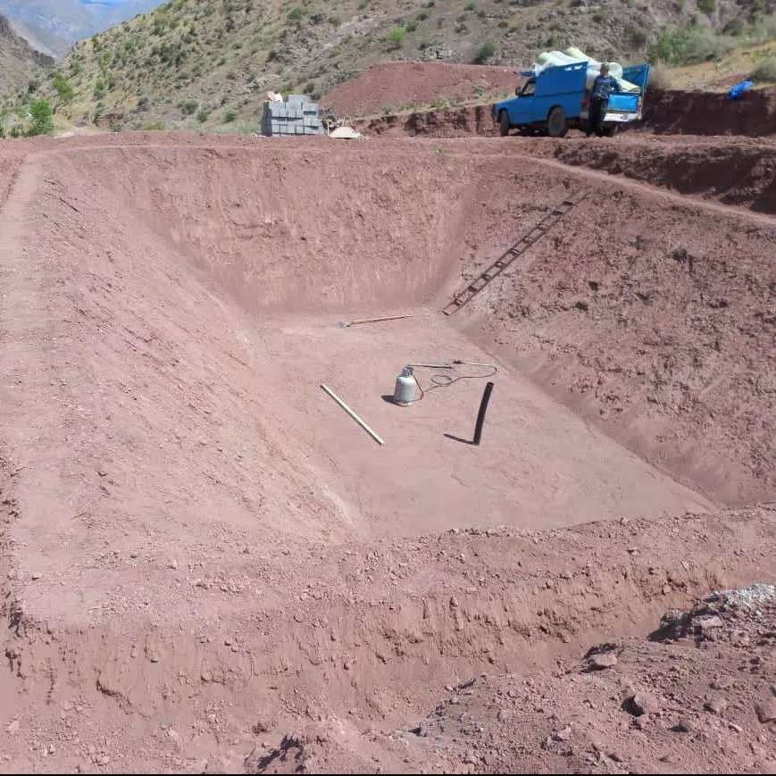 ورق ژئوممبران و استخر خاکی